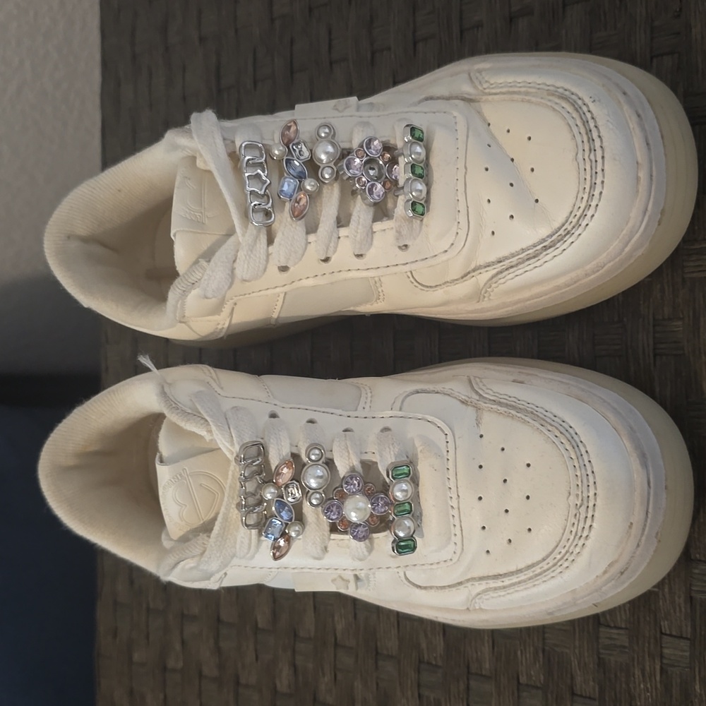 Girls sneakers with jewels